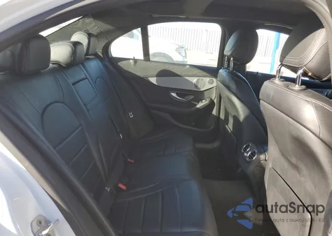 2015 Mercedes-Benz C 300 4Matic из США, поврежденный, VIN 55SWF4KB0FU087406